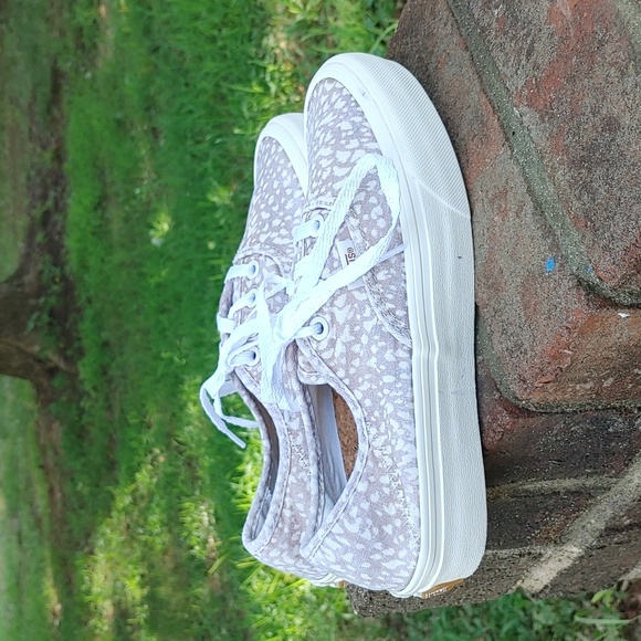 Vans Unisex Canvas Sneaker Size 5.5 (535) - Picture 3 of 10
